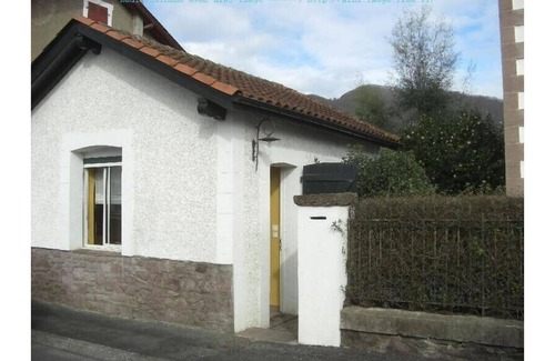 Saint-Jean-Pied-de-Port Apartment | T1Bis in a charming cottage tt comfort center town ST j PIED DE PORTWifi