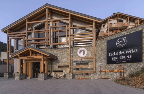 Megeve Apartment | T2 apartment in 4-star luxury hotel residence with swimming pool.