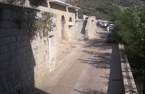 Sartene Apartment | t2 center Sartene 50 meters place porta