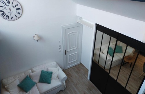 La Ciotat Apartment | T2 de standing près du port, avec terrasse et clim