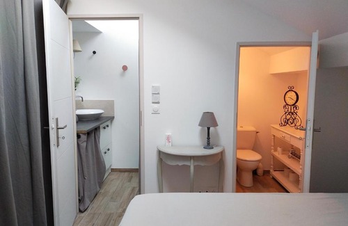 La Ciotat Apartment | T2 de standing près du port, avec terrasse et clim