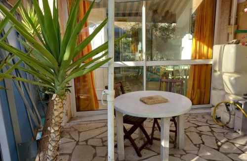 Toulon Apartment | T2 en villa à 20mn du centre