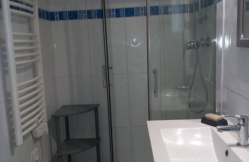 Saint-Mitre-les-Remparts Apartment | t2 in quiet neighborhood with all comforts