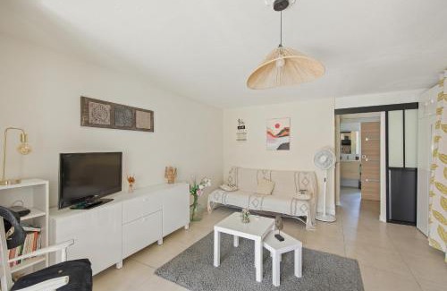 Le Pradet Apartment | T2 Rez-de-chaussée, piscine, plage à pied