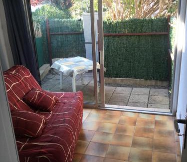 Saint-Pierre-la-Mer Apartment | T2 rez de jardin Saint Pierre la mer