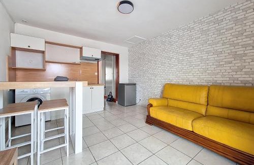 Istres Apartment | T2 Spacieux, Lumineux et Centrale