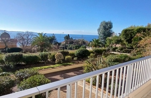 Corse-du-Sud Apartment | T2 TERRACE 50M2 FULL SOUTH 100M BEACH SHOPS BUS