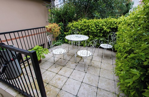Fer a Cheval Apartment | 🔥 T2 Toulouse Centre St Cyprien Queen Size bed, air conditioning, terrace, quiet, comfort