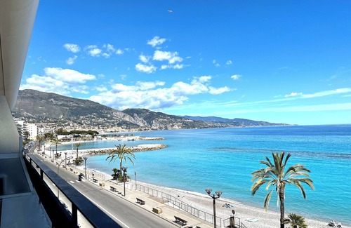 Roquebrune-Cap-Martin Apartment | T3 apartment directly by the sea. Air-conditioned, exceptional view4/5 people