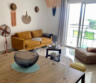 Saint-Pierre-la-Mer Apartment | T3 cosy - grande terrasse en accès direct à la mer