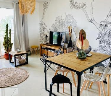 Saint-Pierre-la-Mer Apartment | T3 cosy - grande terrasse en accès direct à la mer