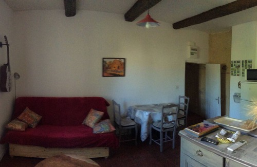 Collias Apartment | T3 HEART OF THE VILLAGE CLOSE TO SHOPS AND RIVER