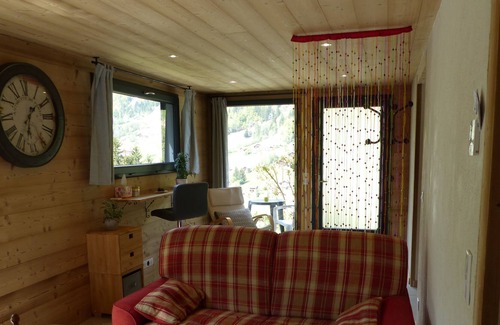 Les Villards-sur-Thones Apartment | T3 in chalet between lake and mountain