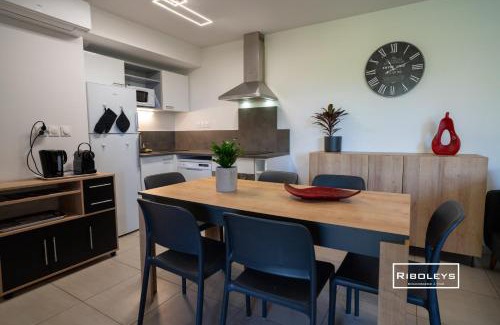 Vias Apartment | T4 climatisé avec piscine à 400m de la mer