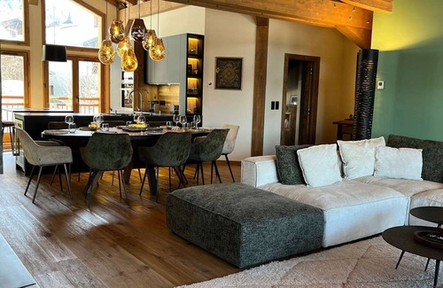 Nancroit Apartment | T4 spacieux avec cheminée
