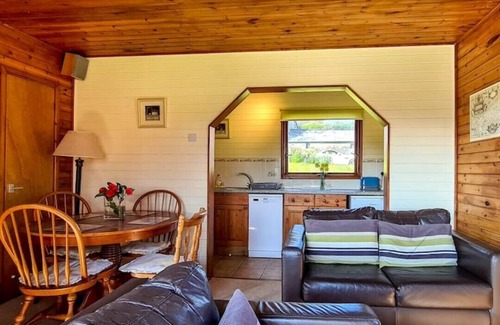 Fivelanes Cabin | Ta Mill Brookview lodge 2 in a Stunning Retreat