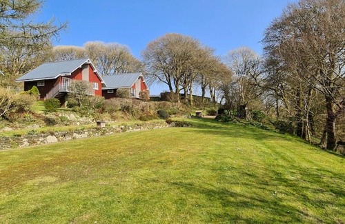 Fivelanes Ski Chalet | Ta Mill Meadowview Chalet 2 in a Stunning Retreat