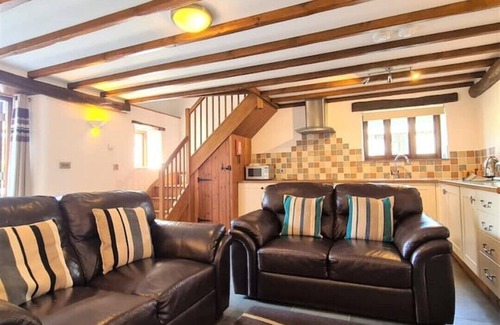 Fivelanes Cottage | Ta Mill Millers Cottage in a Stunning Retreat