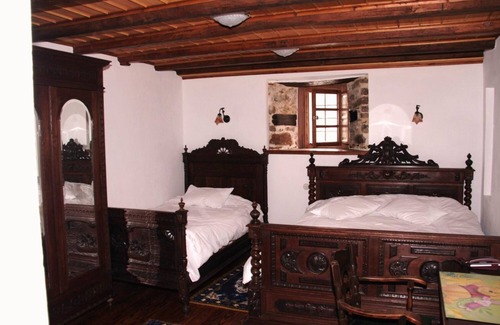 Pinakates Hotel | Ta Xelidonakia