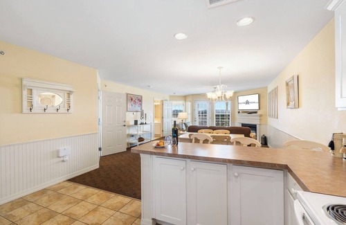 Kimberling City Condo | Table Rock Lake Access Condo w Peaceful View-Free Daily Tickets-Cmty Pool-Pickleball