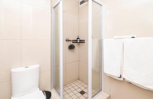 Cape Town City Centre Apartment | TableMountain Views 2BR Parking Balcony Pool