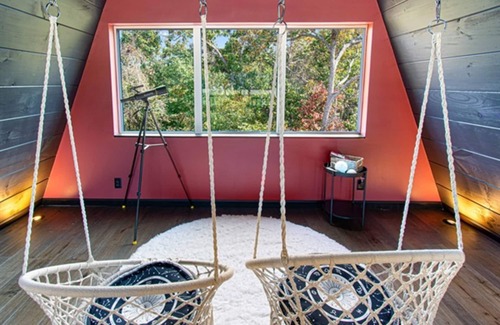 Omaha Cabin | TableRockLake Romantic HeatedPool PetFriendly ThunderRidge Close