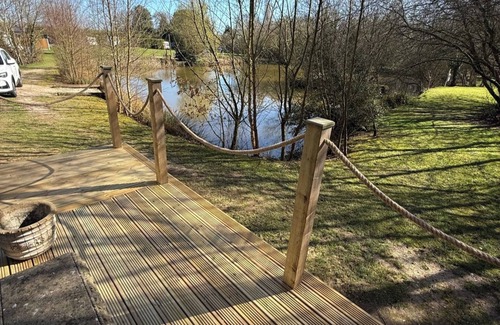 Holworth Cabin | Tadnoll Escape- Shepards Hut- Sleeps 2- Bbq- Lake