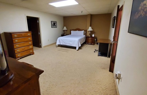 Flint Apartment | Tadrick's Tax Shelter entire private suite over 1000sq ft