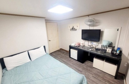 Muk-tong Hotel | Taereung Hill House