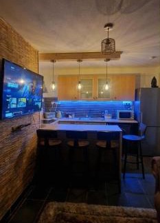 Gabalfa Apartment | Taff Cottage - Cosy & stylish getaway by River Taff