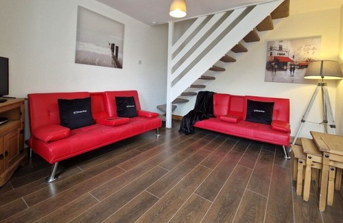 Pentrebach House | Taff Trail: 2-bed cottage