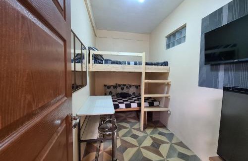 Canlubang Apartment | Tagaytay Staycation House by Bea & RM