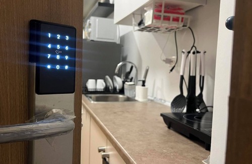 Taguig Condo | Taguig Budget Hotel vibe Airbnb with Resort-like Amenities near BGC and Airport