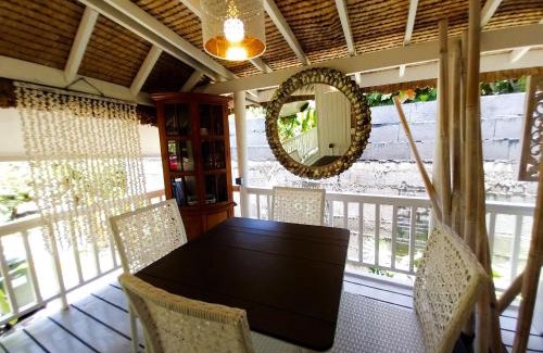 Punaauia House | TAHITI - Fare Vainato Beach