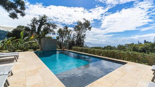 Pirae House | TAHITI - Villa Aorai Hills & Pool