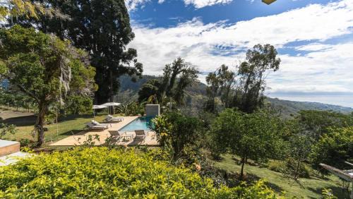 Pirae House | TAHITI - Villa Aorai Hills & Pool