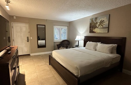 Swann Estates Hotel | Tahitian Inn
