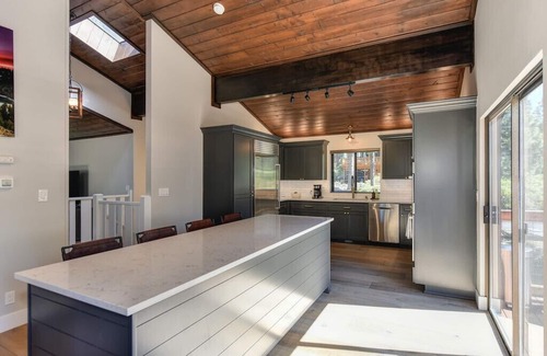 Lake Forest House | Tahoe City Dollar Point Luxury - with Lake View/Hot Tub & AC