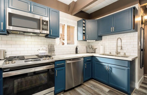 Incline Village Cabin | TaHOME Retreat w/Firepit, 5 min to Beach & Golf, Kid & Pet Friendly