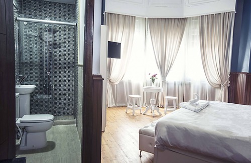 Qasr an-Nil Hotel | Tahrir Plaza Suites