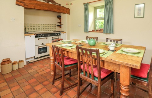 Dinas Cross Cottage | TAIBACH, pet friendly, character holiday cottage in Dinas Cross