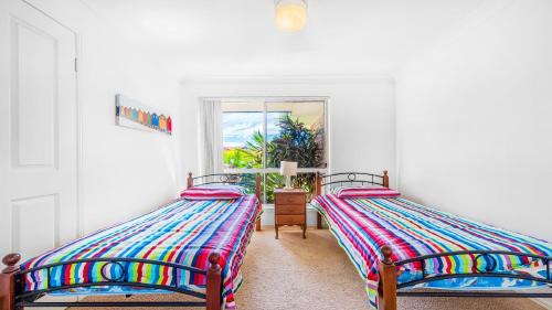 Yamba House | Taine Court