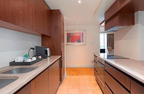 Bo'Kaap Apartment | Taj 2 bed Suite - deluxe hotel suite with lounge, kitchen & stunning Table Mtn views