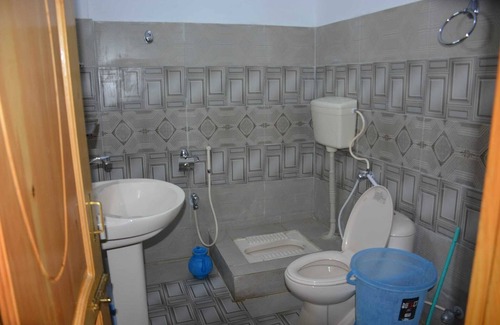 Azad Kashmir Hotel | Taj Pearl Continentail Hotel