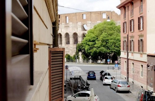 Celio Apartment | Take Me Rome - Colosseo Terrace Aparment