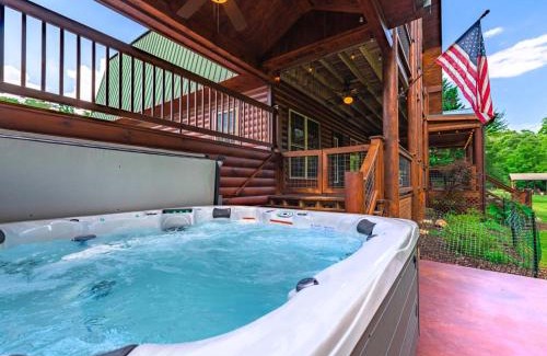 Blue Ridge House | Take Me to the River - Toccoa River - Riverfront On Toccoa River, Easy Fishing Access, Hot Tub, Hammock, Fire Pit, Large Front Y