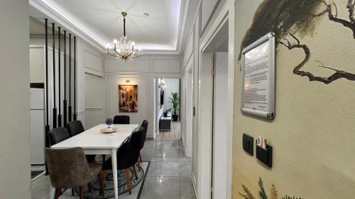 Talimhane Apartment | Taksim Square Luxury 4BR Next to Hotels Perfect for Families & Groups
