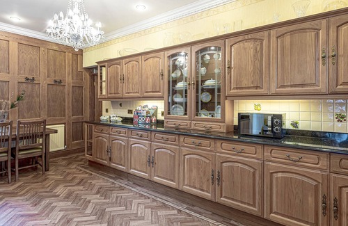 Llanfairpwllgwyngyll House | TAL GWYNEDD, pet friendly, luxury holiday cottage in Newborough