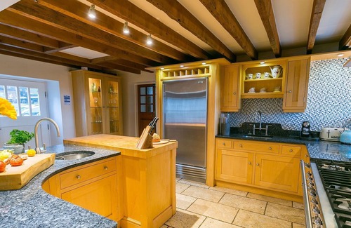 Bangor Cottage | Tal y Bont Farm - a remote that sleeps 30 guests in 14 bedrooms