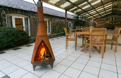 Bangor Apartment | Tal Y Bont Uchaf Stables - a hot tub that sleeps 16 guests in 5 bedrooms